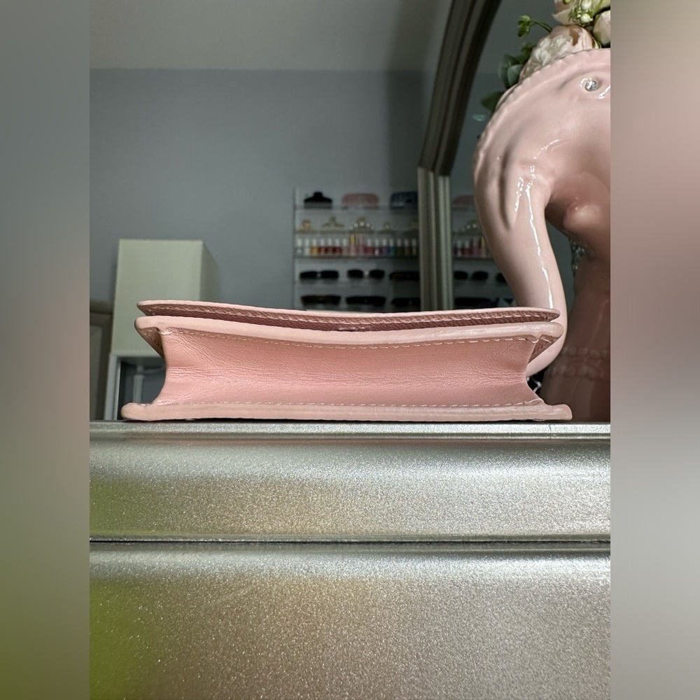 Louis Vuitton Pink Epi Twist Lock Compact Wallet - Picture 2 of 11